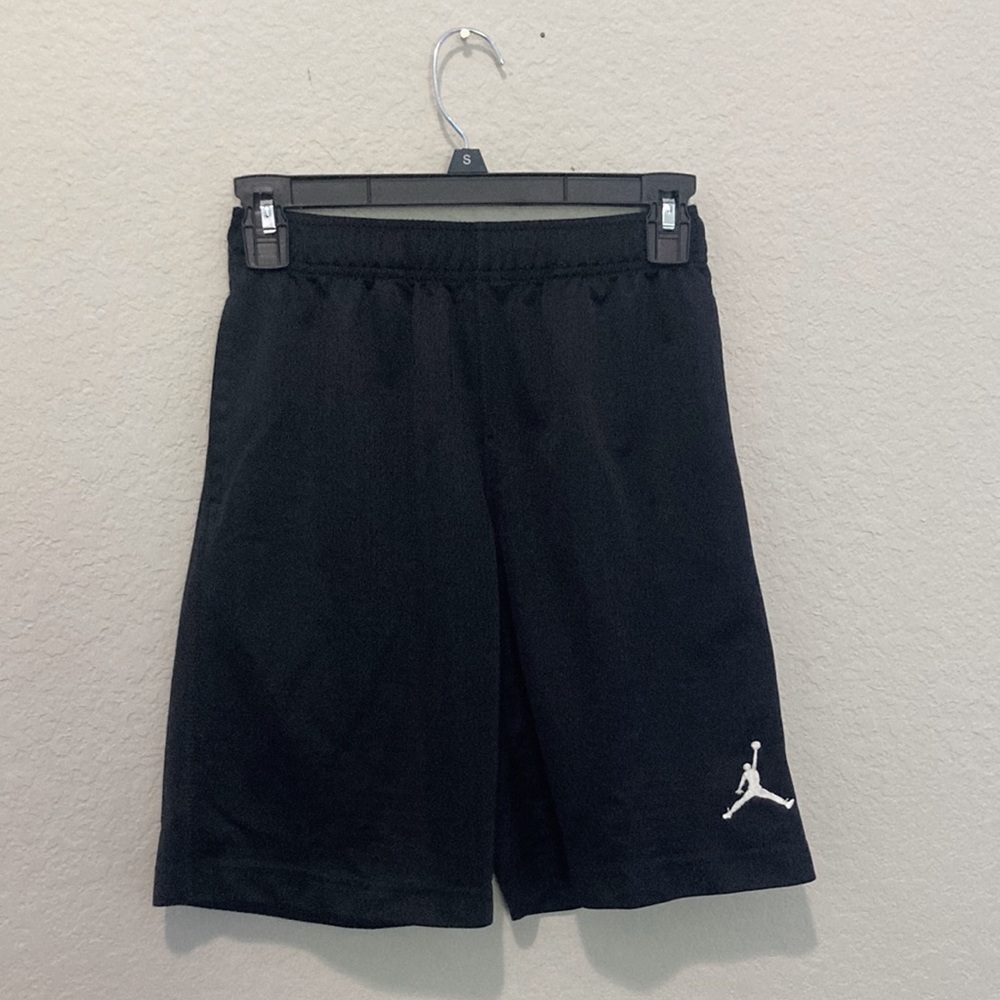 Air Jordan black basketball shorts in boys small